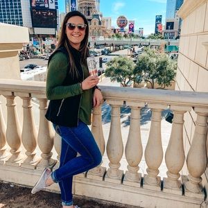 Meet your Posher, Hayley